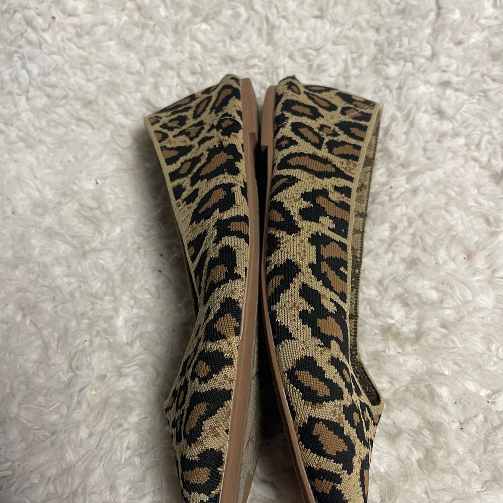 Skechers leopard prints washable stretchy flats rubber soles size 11 . - Picture 6 of 9